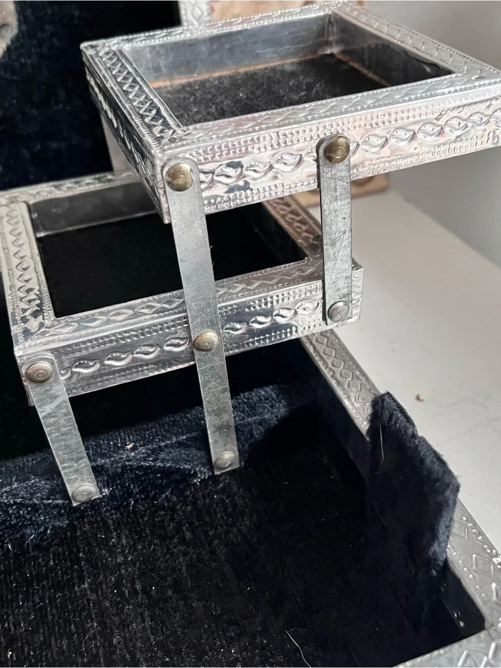 Vintage embossed Decorative Silver tone Jewelry Box vanity